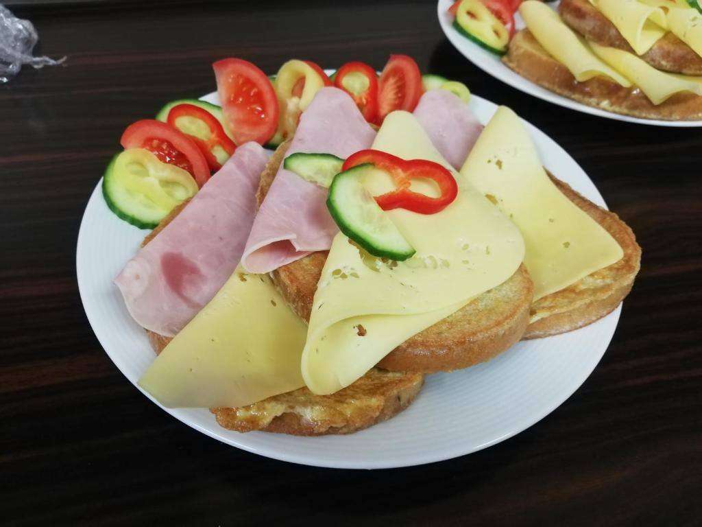 Jídlo v penzionu nebo okolí
