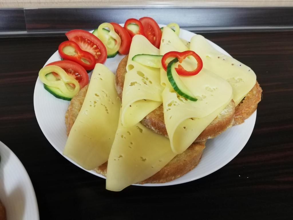 Jídlo v penzionu nebo okolí