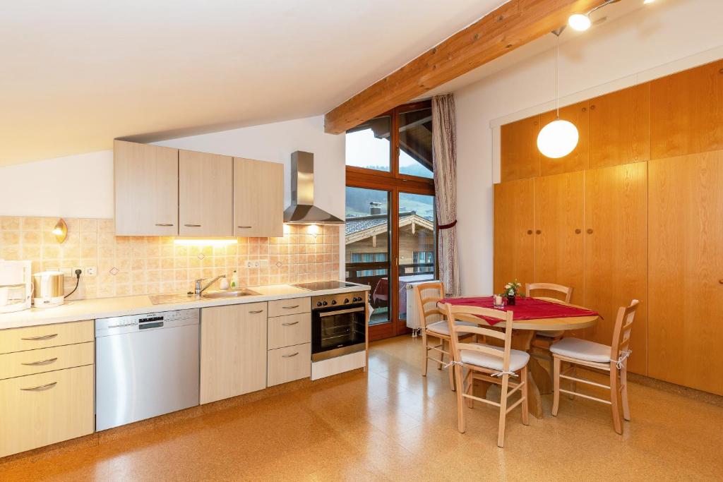 Kuchyň nebo kuchyňský kout v ubytování Gästehaus Flora
