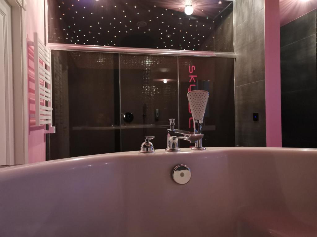 sky DEEP jacuzzi 30 FLOOR - Superior Apartment With Sauna