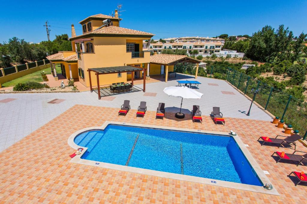 Бассейн в Villa Nincha - Heated Pool - Free wi-fi - Air Con или поблизости