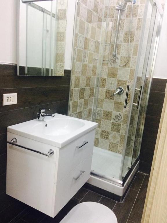 A bathroom at Decumani Prestige