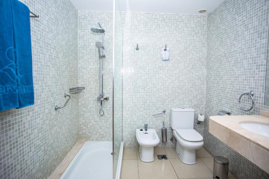 Łazienka w obiekcie Servatur Terrazamar Sun Suite