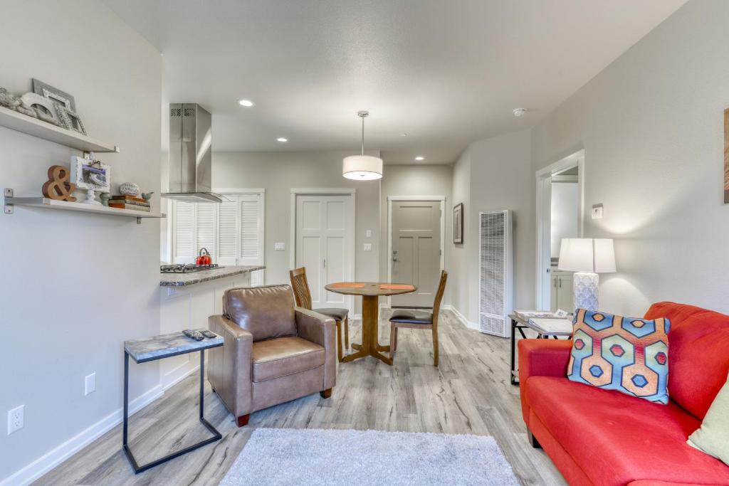 Valley East Apartments, Arcata, USA