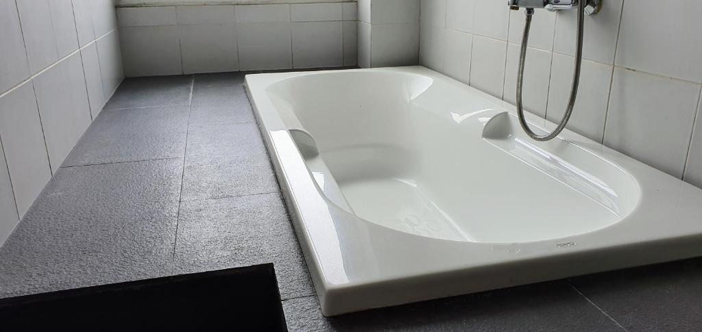 The Queen Hotel Ninh Binh - 11