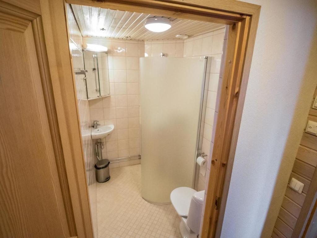 Ванная комната в Holiday Home Utsu 1 by Interhome