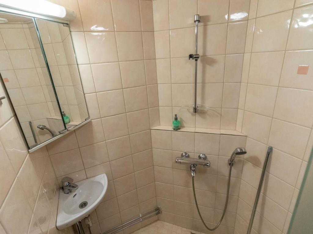 Ванная комната в Holiday Home Utsu 1 by Interhome