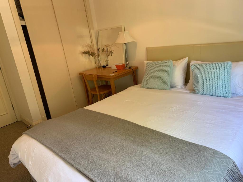 Room in Chelsea/3mins distance from South Kensington station