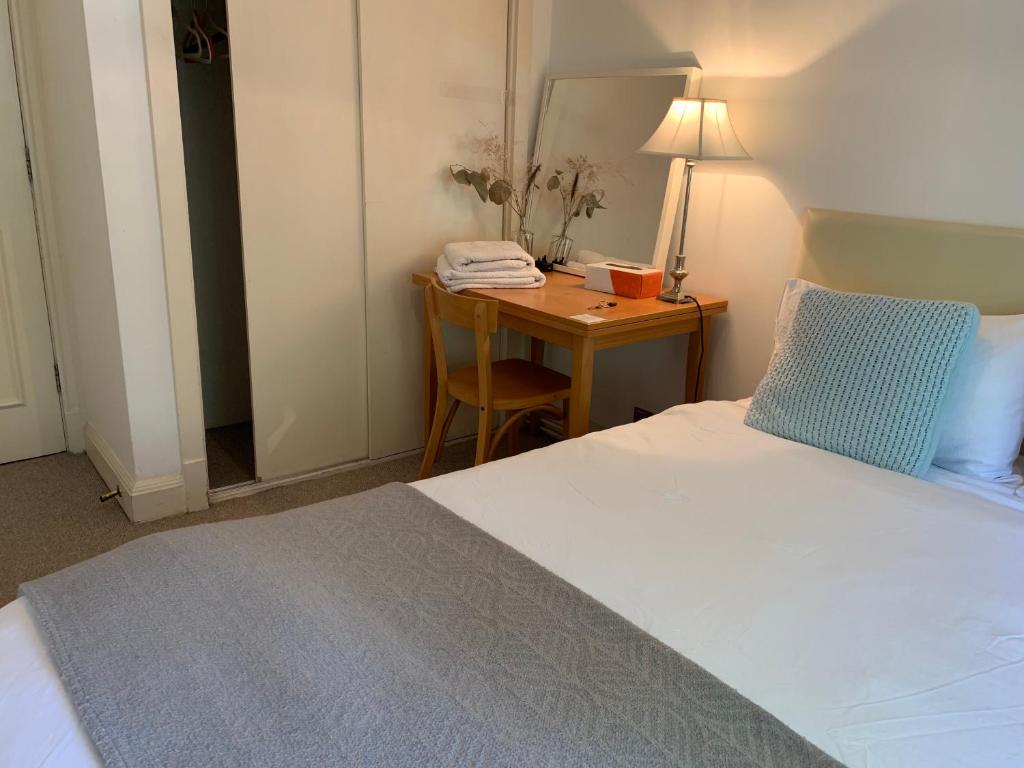 Room in Chelsea/3mins distance from South Kensington station