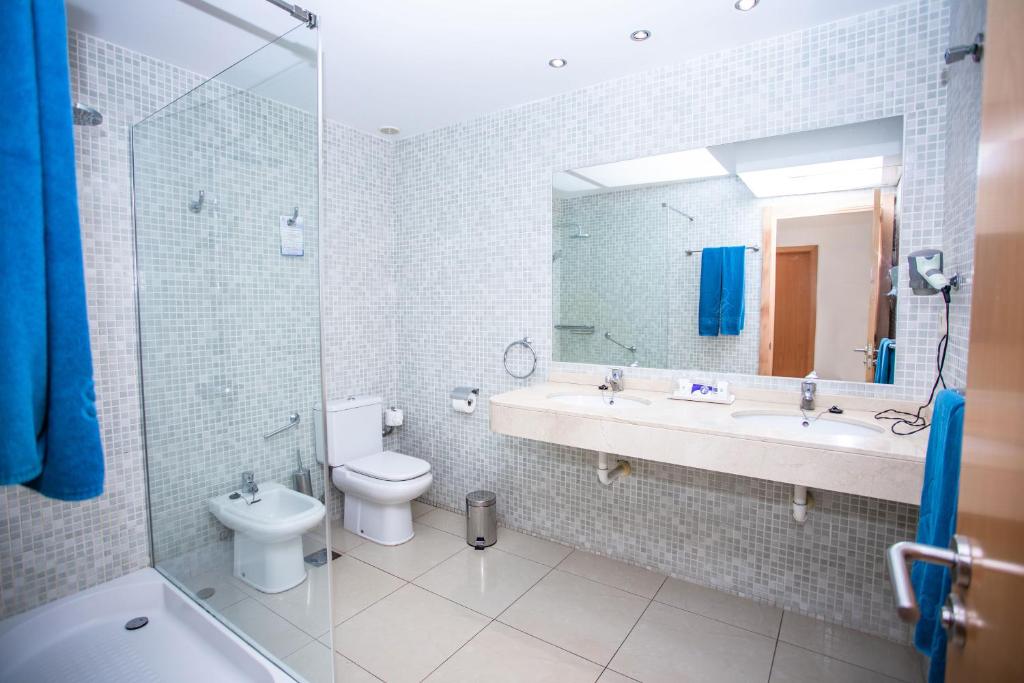 Łazienka w obiekcie Servatur Terrazamar Sun Suite