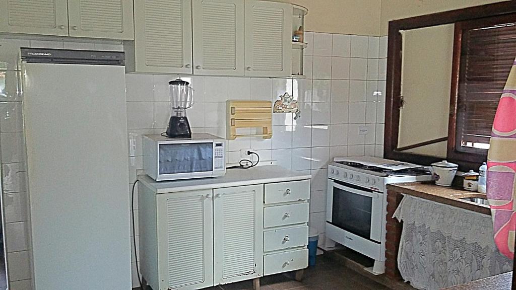  PISCINÃO - Linda Casa Inteira- PRAIA PERNAMBUCO-GUARUJÁ