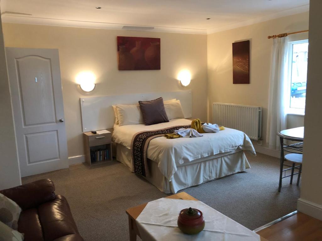 Hogwarts Bed and Continental Breakfast - Suite With Terrace
