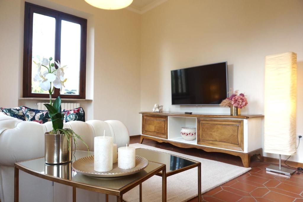 Luxury apartment or villa at the beach in thailand - Logo design contest -  99designs