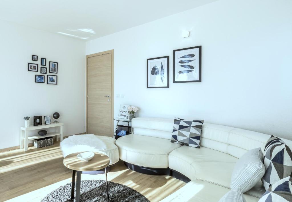 Posedenie v ubytovaní Iris beach apartments