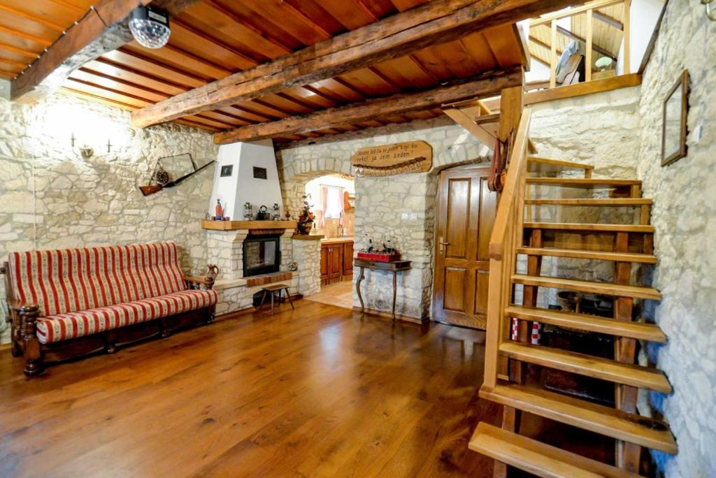 Hiža Golubić - Two-Bedroom House
