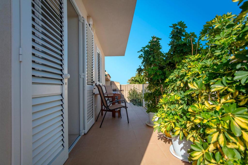 Terrazza Montalbano的阳台或露台