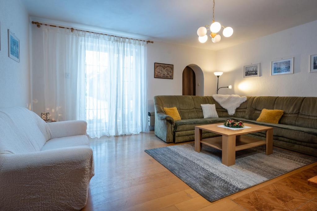 A seating area at Chalupa U Miška