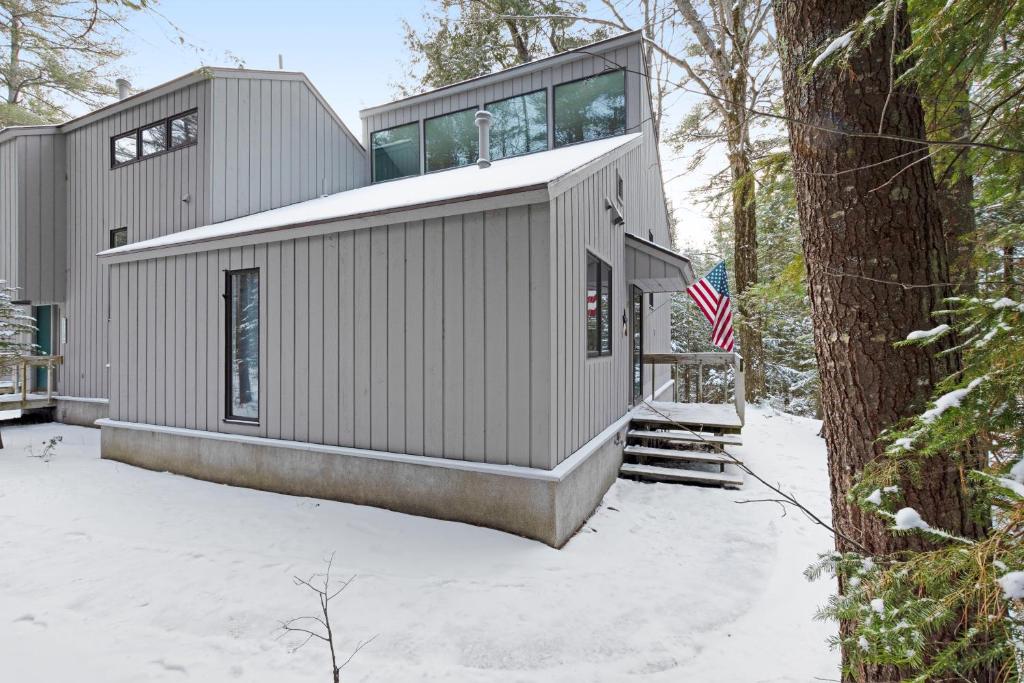 Harbor Cove 42, Harbor Springs (updated prices 2024)