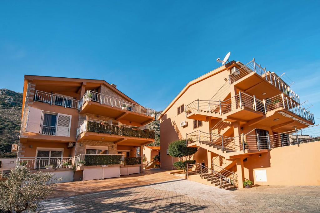 Budova, kde se apartmán nachází
