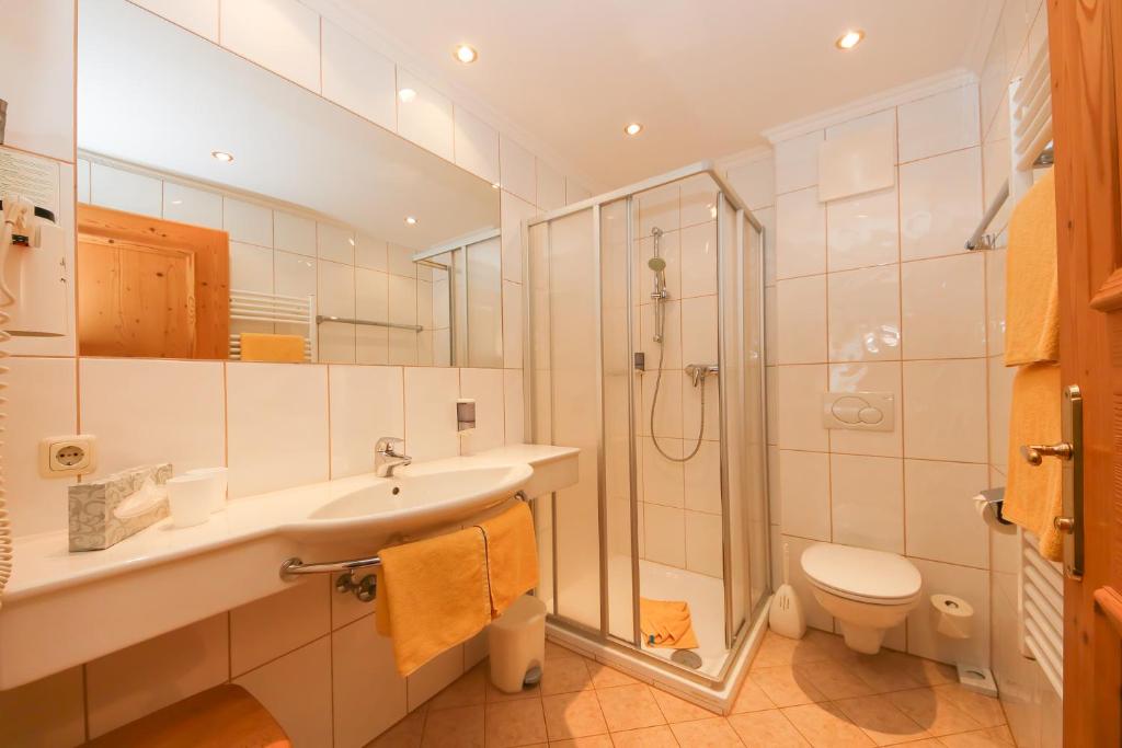 Koupelna v ubytování Hotel Oberwirt - nahe an Saalbach und Zell am See, Viehhofen Sommercard