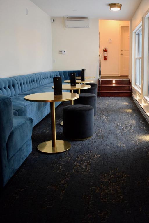Posezení v ubytování Hotel Manoir D'Auteuil