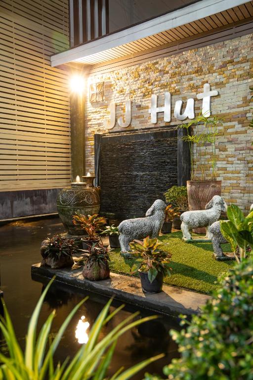 Zahrada ubytování JJ hut hotel