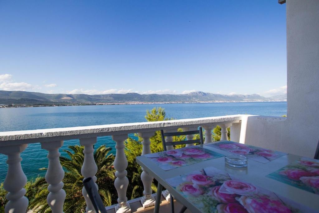 Fotografia z galérie ubytovania Apartments David - 20m from the beach with parking v Trogiri