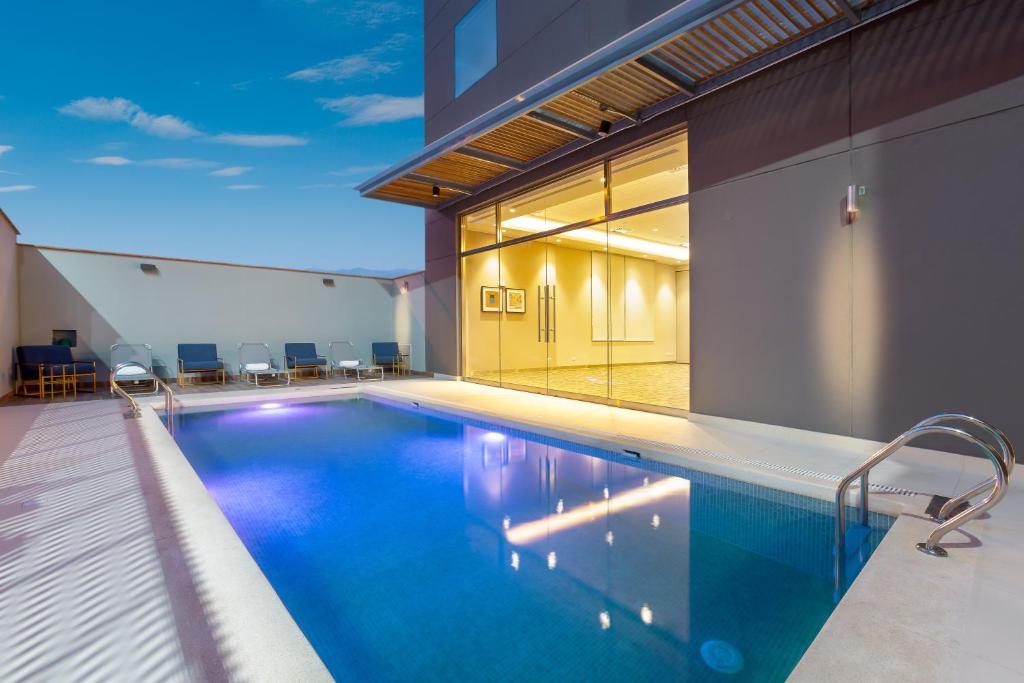 Bazén v ubytování Holiday Inn - Piura by IHG nebo v jeho okolí