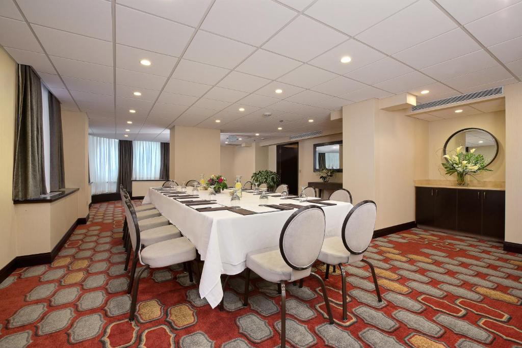 Holiday Inn Express Denver Downtown by IHG photo