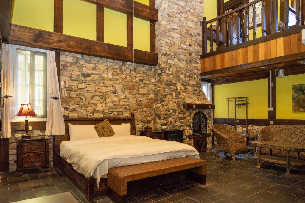 Postel nebo postele na pokoji v ubytování Provence Rose Lodge