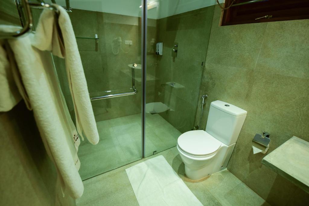 Koupelna v ubytování Chaaya inn Hotel