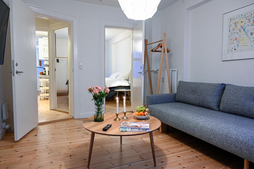 Sanders Park - One-Bedroom Apartment Close to the Metro Station - Appartement