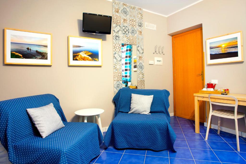 A seating area at TerraSole Bakery B&B