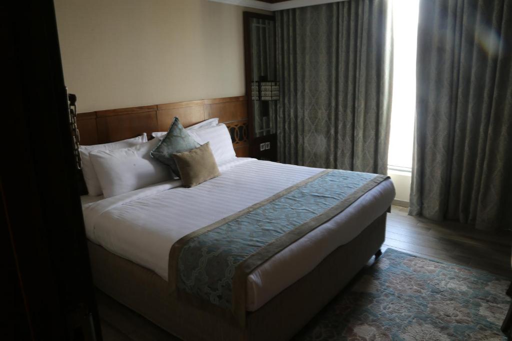 MONTANA AL AZIZIA HOTEL