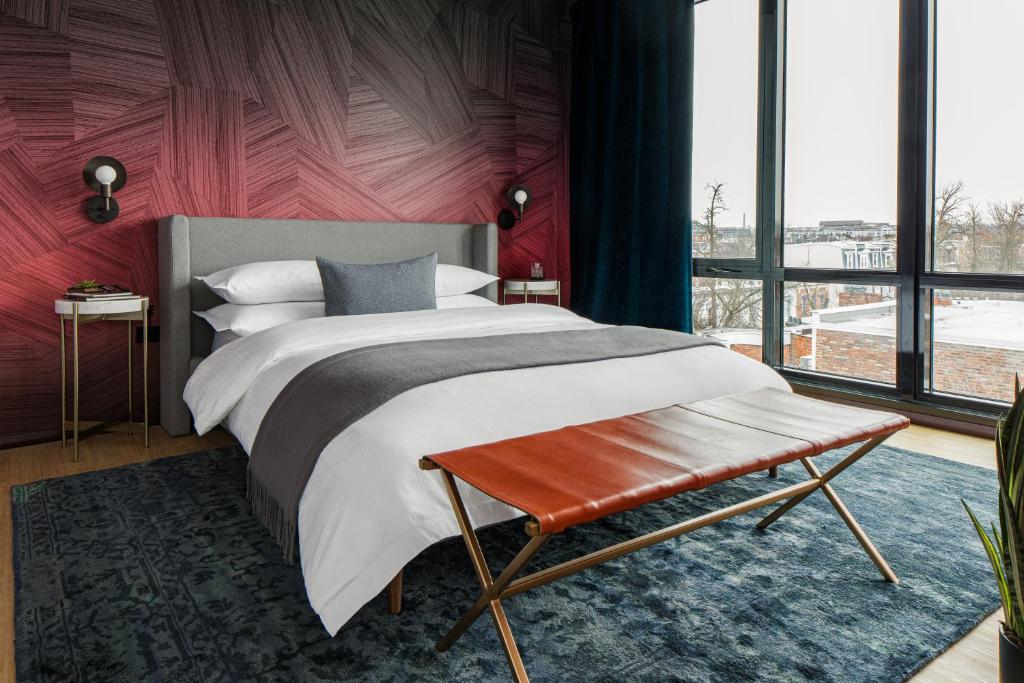 Liz by Black Swan - DC Executive Flat - Two-Bedroom Apartment