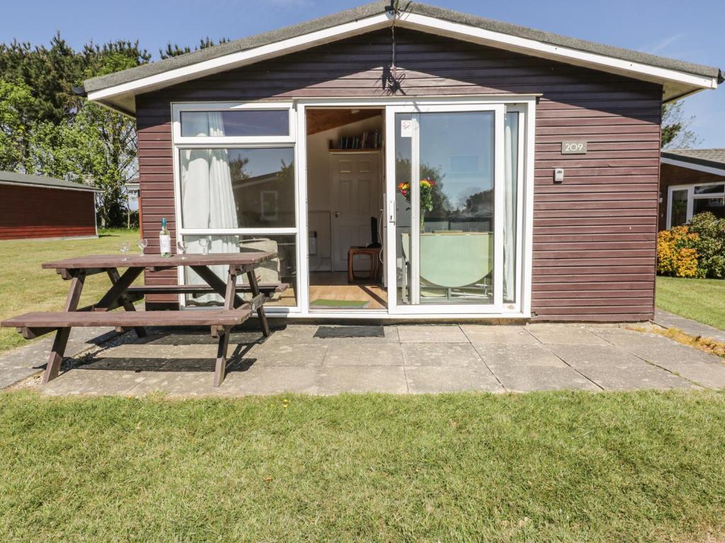 Gallery image of Chalet 209 in Saint Merryn