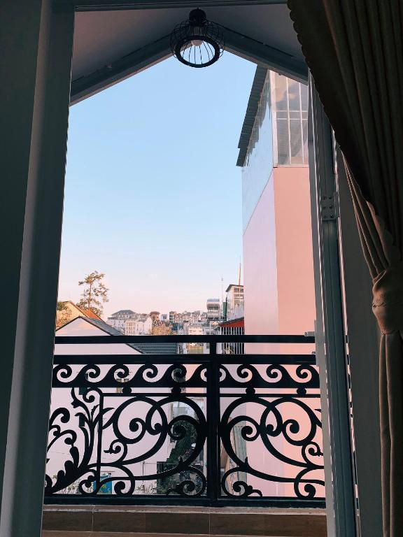 Balkón nebo terasa v ubytování Trang Nguyen House