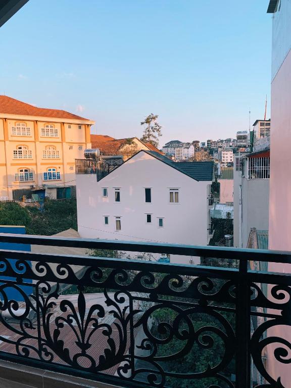 Balkón nebo terasa v ubytování Trang Nguyen House