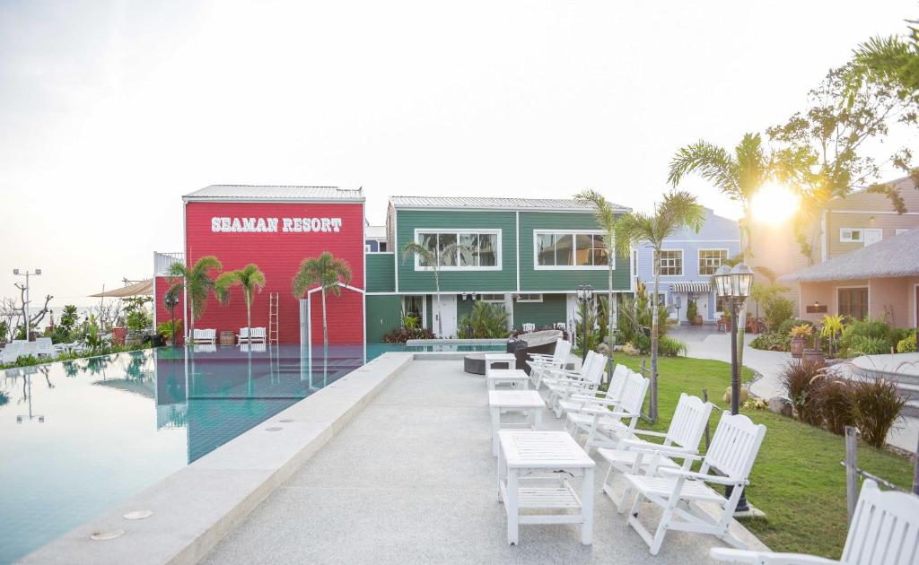 Bazén v ubytování Seaman Resort nebo v jeho okolí