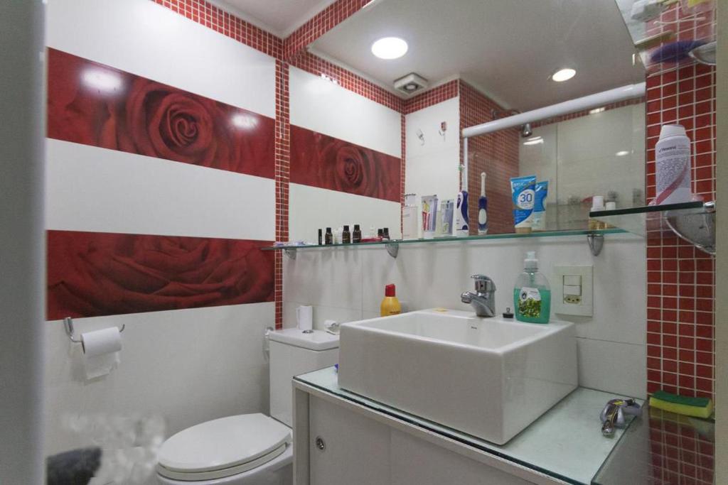  APTO. COM LINDA VISTA POSTO 5 BARRA DA TIJUCA