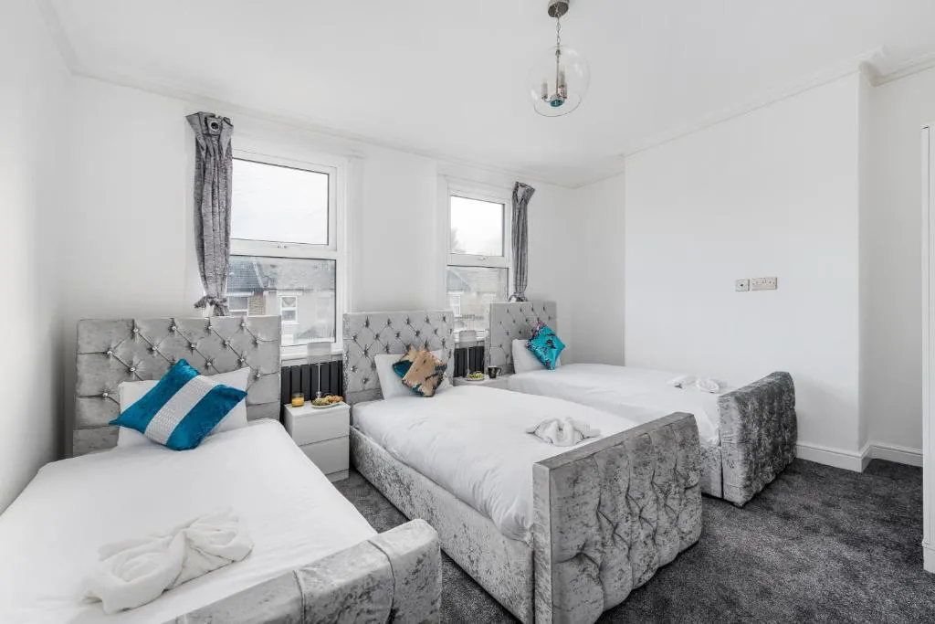 The Pembroke House, London, United Kingdom