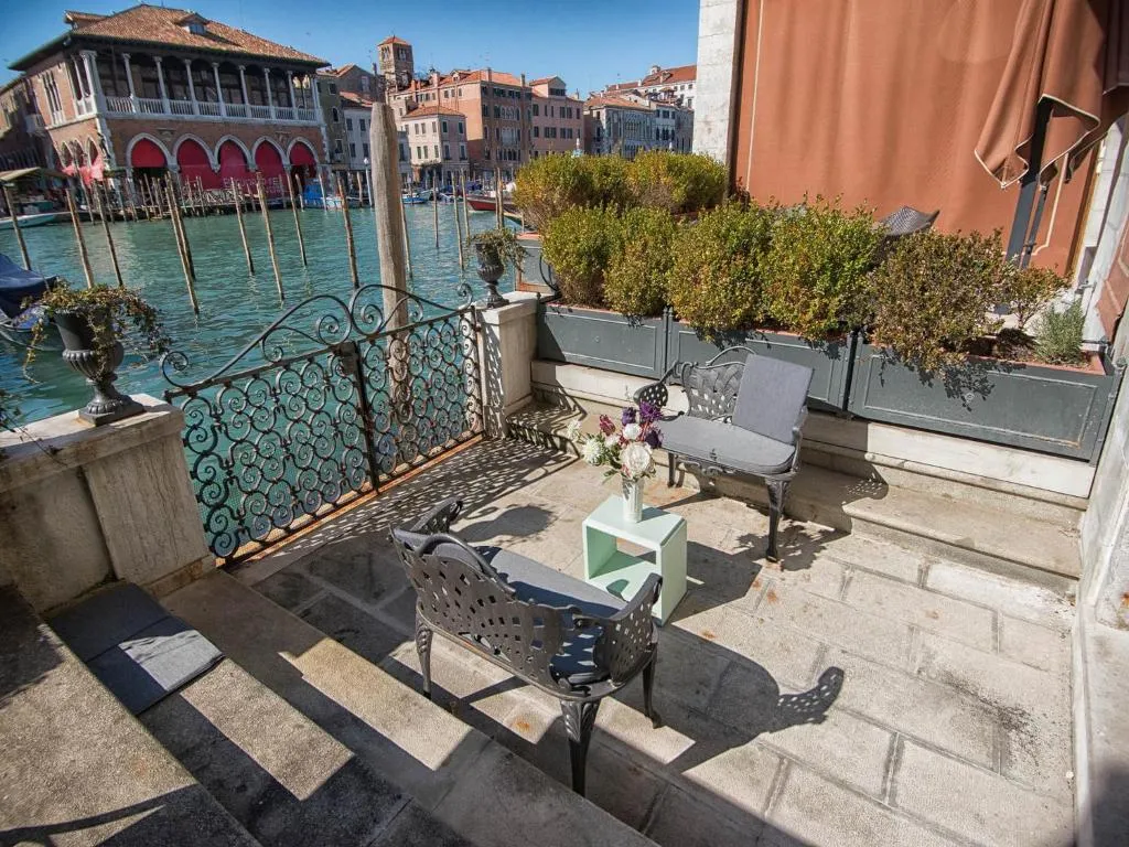 Grimaldi Apartments Hermitage Canal Grande view, Veneția, Italia