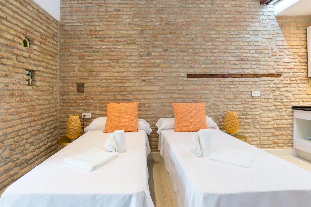 TE1B-El Teatro Brick Wall Suite Prime Location, Málaga ...