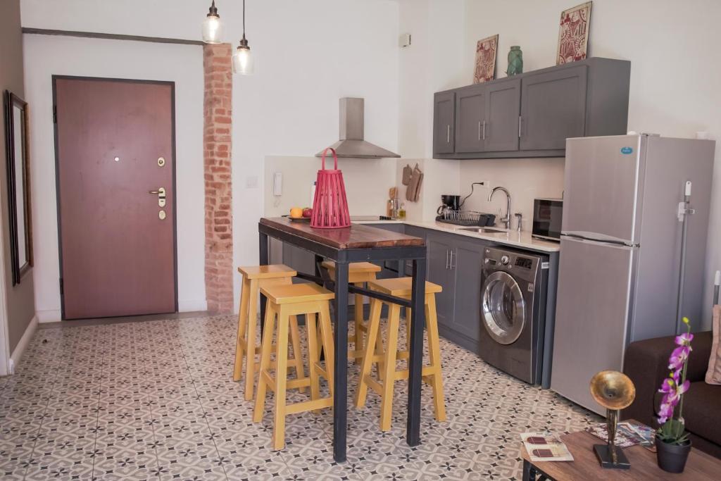 Central Apartment in Casco Viejo - View on Main Plaza - Apartamento De Una Habitación