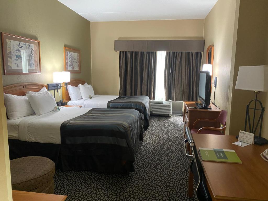 Wingate by Wyndham Little Rock photo