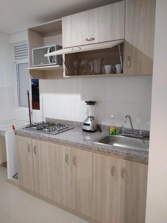 LOFT- Moderno aparta-estudio amoblado en condominio