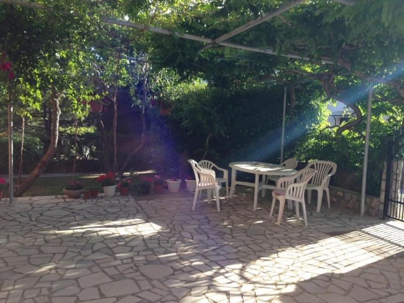 Vonkajšia záhrada v ubytovaní Apartments Mirjana Baška