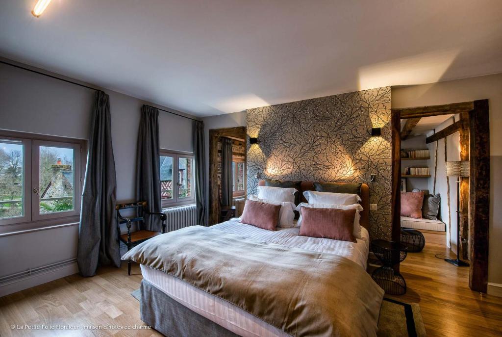 La Petite Folie - 16