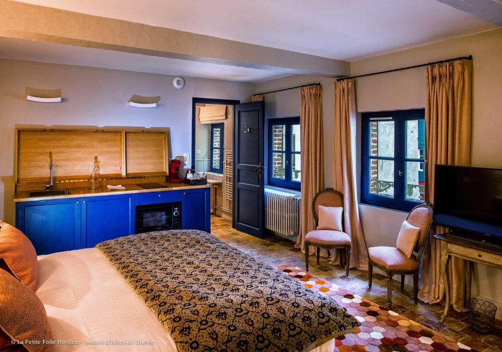 La Petite Folie - 14