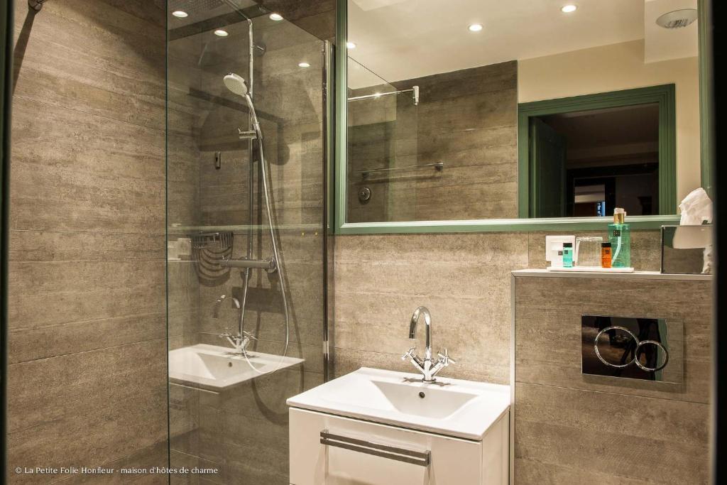 La Petite Folie - 11